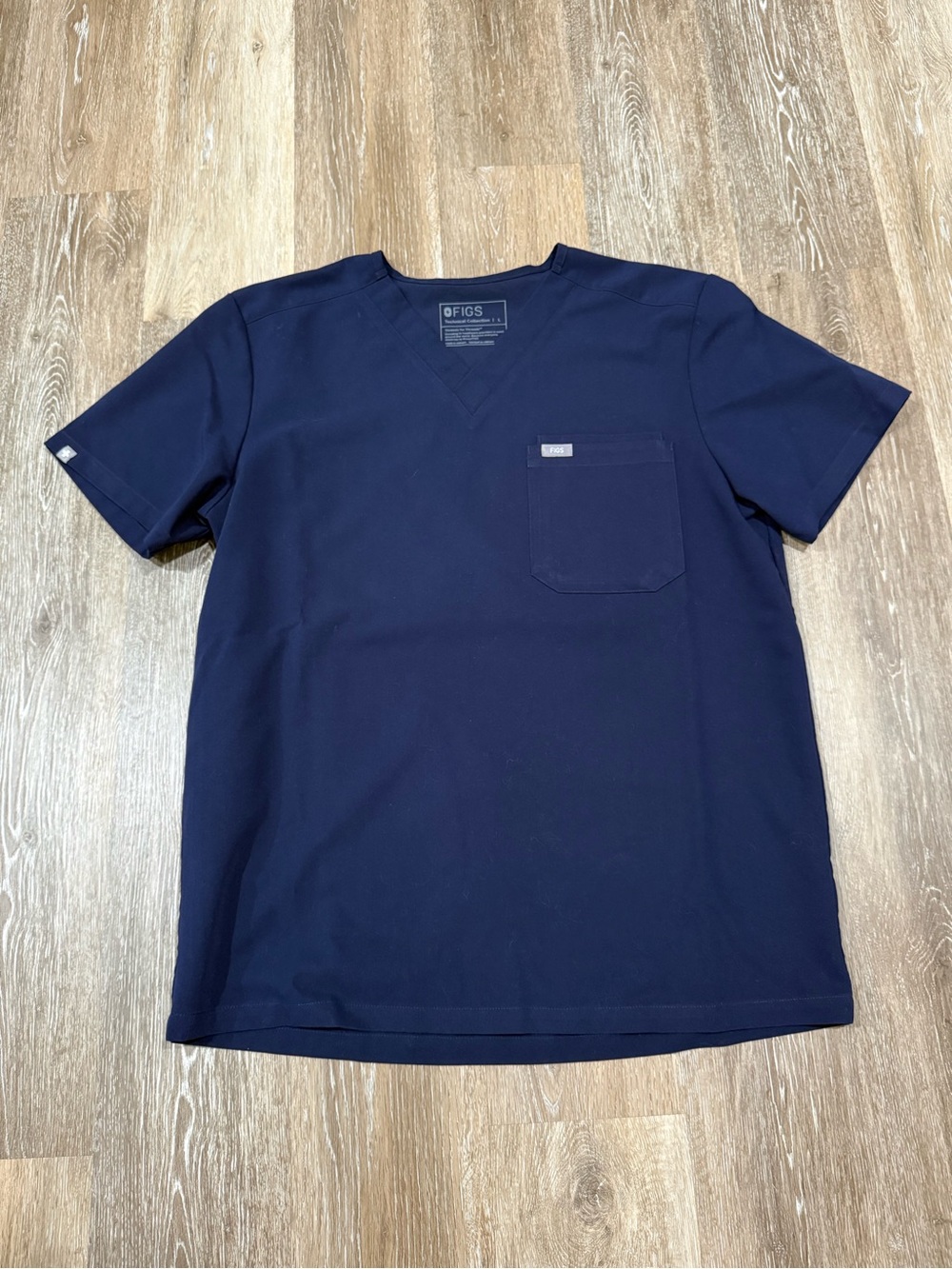 FIGS Men's Navy Short-Sleeve Pocket Top